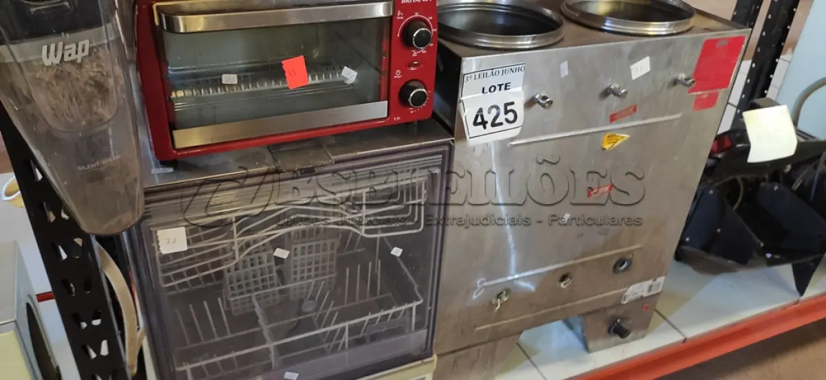 LOTE 425 - 01 CAFETEIRA INDUSTRIAL MARCA CONSERCAF, 01 FORNO ELÉTRICO MARCA BRITÂNIA E 01 LAVA LOUÇAS AUTOMÁTICA. MARCA ENXUTA (NO ESTADO) ATENÇÃO! FAZER A VISITAÇÃO ANTES DE ARREMATAR, NÃO SABEMOS SE FUNCIONA, LEILÃO NÃO TEM GARANTIA E NEM DEVOLUÇÃO, SUJEITO A POSSÍVEIS AVARIAS VISÍVEIS/OCULTAS E/OU AUSÊNCIA DE COMPONENTES.