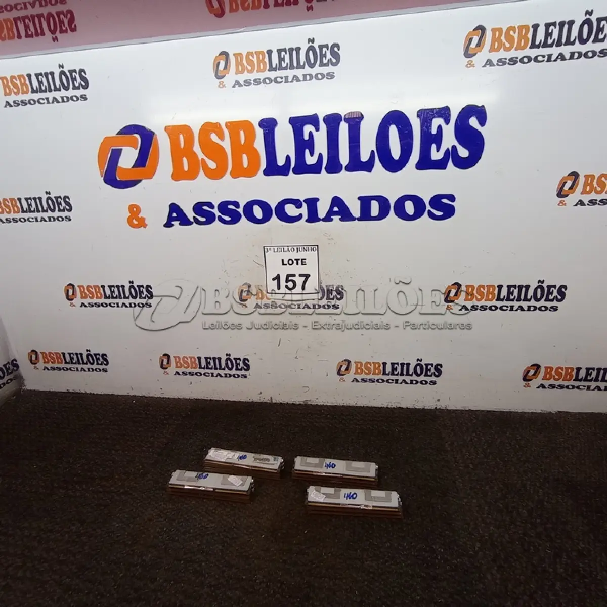 LOTE 157 - 12 MEMÓRIAS PARA SERVIDOR. (NO ESTADO) ATENÇÃO! FAZER A VISITAÇÃO ANTES DE ARREMATAR, NÃO SABEMOS SE FUNCIONA, LEILÃO NÃO TEM GARANTIA E NEM DEVOLUÇÃO, SUJEITO A POSSÍVEIS AVARIAS VISÍVEIS/OCULTAS E/OU AUSÊNCIA DE COMPONENTES.