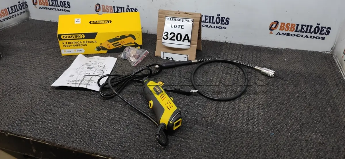 LOTE 320 - KIT RETÍFICA ELÉTRICA 220V 44 PEÇAS. (NO ESTADO) ATENÇÃO! FAZER A VISITAÇÃO ANTES DE ARREMATAR, NÃO SABEMOS SE FUNCIONA, LEILÃO NÃO TEM GARANTIA E NEM DEVOLUÇÃO, SUJEITO A POSSÍVEIS AVARIAS VISÍVEIS/OCULTAS E/OU AUSÊNCIA DE COMPONENTES. 