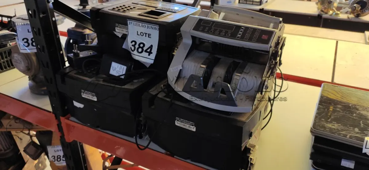 LOTE 384 - 05 RELÓGIOS DE PONTO DIMEP E 01 MÁQUINA PARA CONTAR CÉDULAS. (NO ESTADO) ATENÇÃO! FAZER A VISITAÇÃO ANTES DE ARREMATAR, NÃO SABEMOS SE FUNCIONA. LEILÃO NÃO TEM GARANTIA E NEM DEVOLUÇÃO, SUJEITO A POSSÍVEIS AVARIAS VISÍVEIS/OCULTAS E/OU AUSÊNCIA DE COMPONENTES.