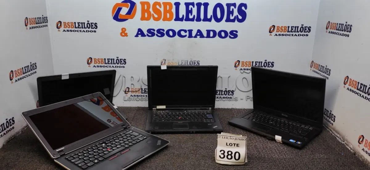 LOTE 380 - 04 NOTEBOOKS DE MARCAS E MODELOS DIVERSOS PARA RETIRA DE PEÇAS. (NO ESTADO) ATENÇÃO! FAZER A VISITAÇÃO ANTES DE ARREMATAR, NÃO SABEMOS SE FUNCIONA, LEILÃO NÃO TEM GARANTIA E NEM DEVOLUÇÃO, SUJEITO A POSSÍVEIS AVARIAS VISÍVEIS/OCULTAS E/OU AUSÊNCIA DE COMPONENTES.