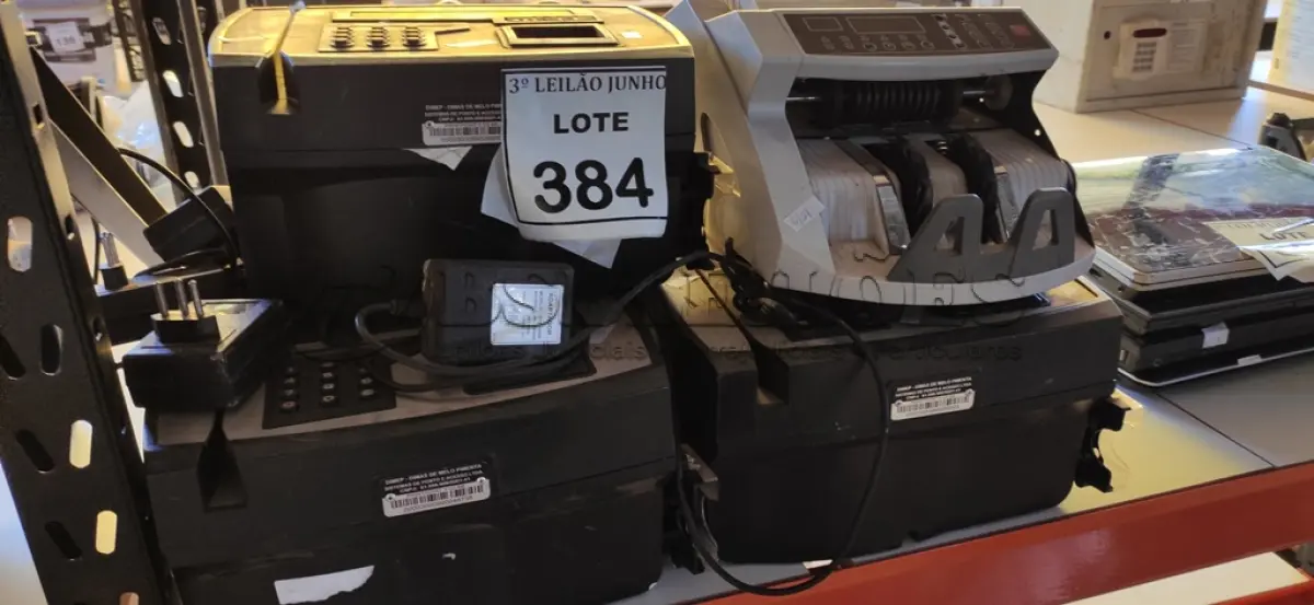 LOTE 384 - 05 RELÓGIOS DE PONTO DIMEP E 01 MÁQUINA PARA CONTAR CÉDULAS. (NO ESTADO) ATENÇÃO! FAZER A VISITAÇÃO ANTES DE ARREMATAR, NÃO SABEMOS SE FUNCIONA. LEILÃO NÃO TEM GARANTIA E NEM DEVOLUÇÃO, SUJEITO A POSSÍVEIS AVARIAS VISÍVEIS/OCULTAS E/OU AUSÊNCIA DE COMPONENTES.