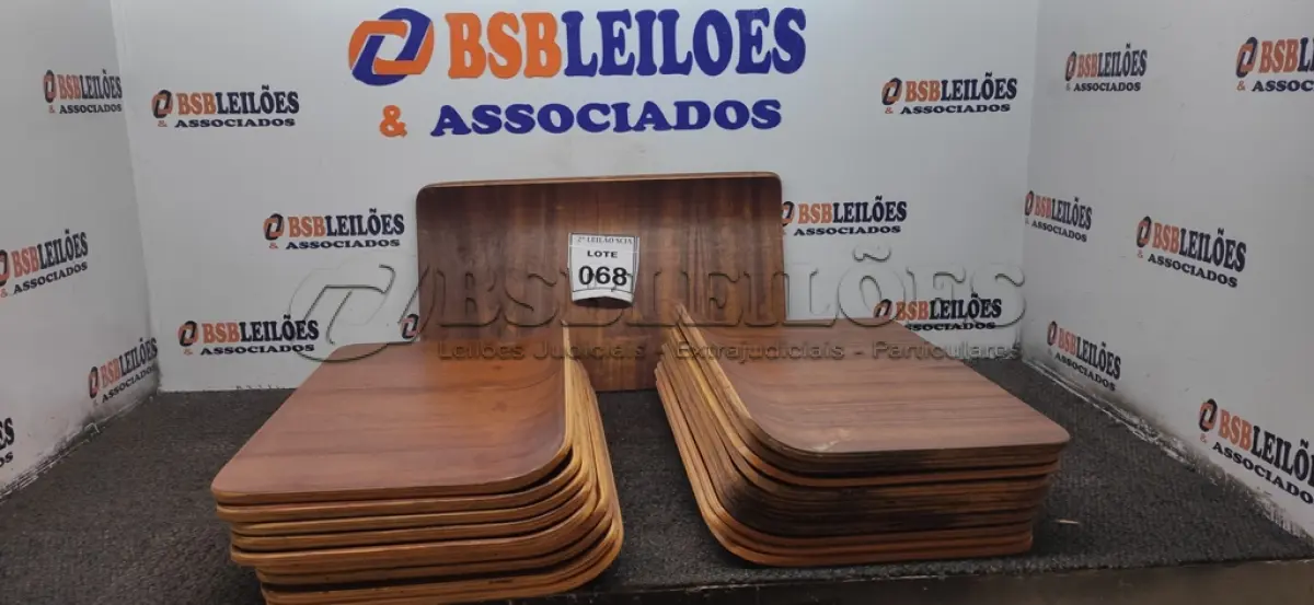 LOTE 068 - 20 MADEIRAS.  (NO ESTADO) ATENÇÃO! FAZER A VISITAÇÃO ANTES DE ARREMATAR, NÃO SABEMOS SE FUNCIONA. LEILÃO NÃO TEM GARANTIA E NEM DEVOLUÇÃO, SUJEITO A POSSÍVEIS AVARIAS VISÍVEIS/OCULTAS E/OU AUSÊNCIA DE COMPONENTES.