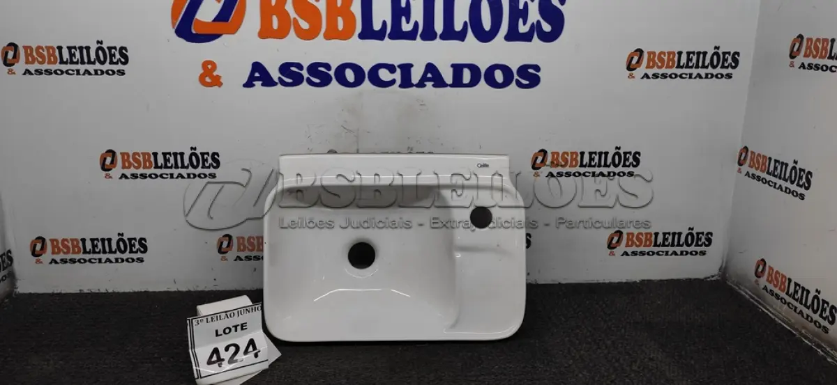 LOTE 424 - 01 LAVATÓRIO APOIO MARCA CELITE. (NO ESTADO) ATENÇÃO! FAZER A VISITAÇÃO ANTES DE ARREMATAR, NÃO SABEMOS SE FUNCIONA, LEILÃO NÃO TEM GARANTIA E NEM DEVOLUÇÃO, SUJEITO A POSSÍVEIS AVARIAS VISÍVEIS/OCULTAS E/OU AUSÊNCIA DE COMPONENTES.