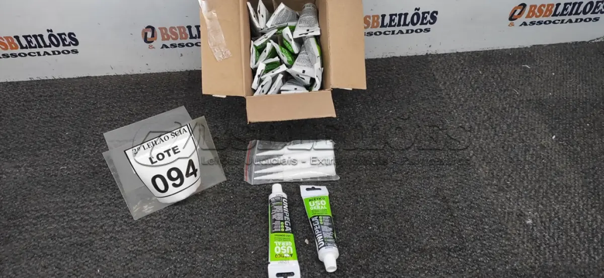 LOTE 094 - 23 BISNAGAS PLÁSTICA DE SILICONE ACETICO COR BRANCA COM 50 ML CADA.  (NO ESTADO) ATENÇÃO! FAZER A VISITAÇÃO ANTES DE ARREMATAR, NÃO SABEMOS SE FUNCIONA. LEILÃO NÃO TEM GARANTIA E NEM DEVOLUÇÃO, SUJEITO A POSSÍVEIS AVARIAS VISÍVEIS/OCULTAS E/OU AUSÊNCIA DE COMPONENTES.