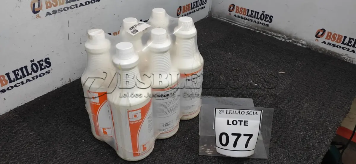 LOTE 077 - 06 LUSTRA MÓVEIS COM 1L CADA. (NO ESTADO) ATENÇÃO! FAZER A VISITAÇÃO ANTES DE ARREMATAR, NÃO SABEMOS SE FUNCIONA. LEILÃO NÃO TEM GARANTIA E NEM DEVOLUÇÃO, SUJEITO A POSSÍVEIS AVARIAS VISÍVEIS/OCULTAS E/OU AUSÊNCIA DE COMPONENTES.