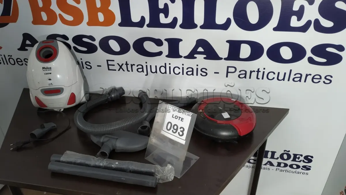 LOTE 093 - 01 ASPIRADOR DE PÓ MARCA PHILCO 01 ASPIRADOR ROBO MARCA MULTILASER. (NO ESTADO) ATENÇÃO! FAZER A VISITAÇÃO ANTES DE ARREMATAR, NÃO SABEMOS SE FUNCIONA. LEILÃO NÃO TEM GARANTIA E NEM DEVOLUÇÃO, SUJEITO A POSSÍVEIS AVARIAS VISÍVEIS/OCULTAS E/OU AUSÊNCIA DE COMPONENTES.