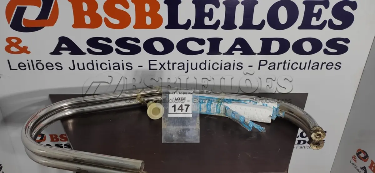 LOTE 147 - 01 ESCADA PARA PISCINA EM INOX. (NO ESTADO) ATENÇÃO! FAZER A VISITAÇÃO ANTES DE ARREMATAR, NÃO SABEMOS SE FUNCIONA. LEILÃO NÃO TEM GARANTIA E NEM DEVOLUÇÃO, SUJEITO A POSSÍVEIS AVARIAS VISÍVEIS/OCULTAS E/OU AUSÊNCIA DE COMPONENTES.