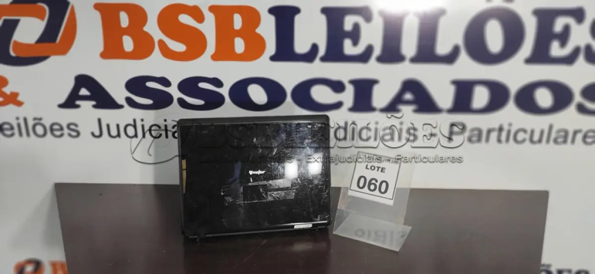 LOTE 060 - 01 NOTEBOOK MARCA VECTOR.  (NO ESTADO) ATENÇÃO! FAZER A VISITAÇÃO ANTES DE ARREMATAR, NÃO SABEMOS SE FUNCIONA. LEILÃO NÃO TEM GARANTIA E NEM DEVOLUÇÃO, SUJEITO A POSSÍVEIS AVARIAS VISÍVEIS/OCULTAS E/OU AUSÊNCIA DE COMPONENTES.