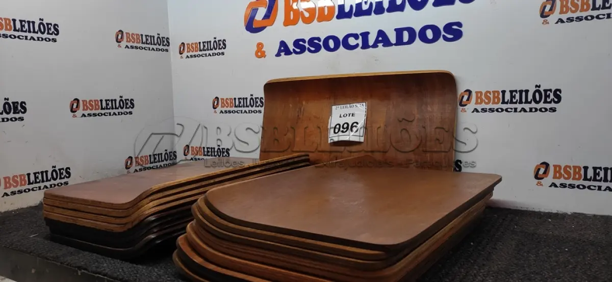 LOTE 096 - 20 MADEIRAS.  (NO ESTADO) ATENÇÃO! FAZER A VISITAÇÃO ANTES DE ARREMATAR, NÃO SABEMOS SE FUNCIONA. LEILÃO NÃO TEM GARANTIA E NEM DEVOLUÇÃO, SUJEITO A POSSÍVEIS AVARIAS VISÍVEIS/OCULTAS E/OU AUSÊNCIA DE COMPONENTES.