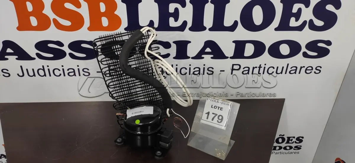 LOTE 179 - 01 MOTOR PARA PURIFICADOR DE AR. (NO ESTADO) ATENÇÃO! FAZER A VISITAÇÃO ANTES DE ARREMATAR, NÃO SABEMOS SE FUNCIONA. LEILÃO NÃO TEM GARANTIA E NEM DEVOLUÇÃO, SUJEITO A POSSÍVEIS AVARIAS VISÍVEIS/OCULTAS E/OU AUSÊNCIA DE COMPONENTES.