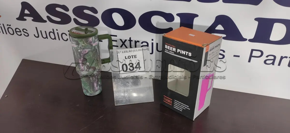 LOTE 034 - 01 COPO TÉRMICO STANLEY DE 1200ML PERSONALIZADO. (NO ESTADO) ATENÇÃO! FAZER A VISITAÇÃO ANTES DE ARREMATAR, NÃO SABEMOS SE FUNCIONA. LEILÃO NÃO TEM GARANTIA E NEM DEVOLUÇÃO, SUJEITO A POSSÍVEIS AVARIAS VISÍVEIS/OCULTAS E/OU AUSÊNCIA DE COMPONENTES.