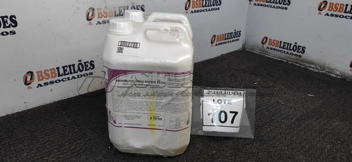 LOTE 107 - 02 REMOVEDORES DE CERA E ACABAMENTOS COM 5L CADA. (NO ESTADO) ATENÇÃO! FAZER A VISITAÇÃO ANTES DE ARREMATAR, NÃO SABEMOS SE FUNCIONA. LEILÃO NÃO TEM GARANTIA E NEM DEVOLUÇÃO, SUJEITO A POSSÍVEIS AVARIAS VISÍVEIS/OCULTAS E/OU AUSÊNCIA DE COMPONENTES.