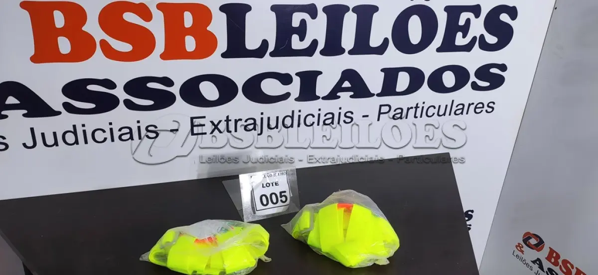 LOTE 005 - 02 CINTAS DE SEGURANÇA.  (NO ESTADO) ATENÇÃO! FAZER A VISITAÇÃO ANTES DE ARREMATAR, NÃO SABEMOS SE FUNCIONA. LEILÃO NÃO TEM GARANTIA E NEM DEVOLUÇÃO, SUJEITO A POSSÍVEIS AVARIAS VISÍVEIS/OCULTAS E/OU AUSÊNCIA DE COMPONENTES.
