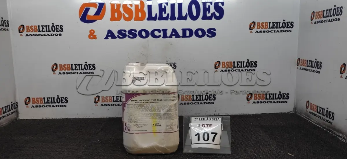 LOTE 107 - 02 REMOVEDORES DE CERA E ACABAMENTOS COM 5L CADA. (NO ESTADO) ATENÇÃO! FAZER A VISITAÇÃO ANTES DE ARREMATAR, NÃO SABEMOS SE FUNCIONA. LEILÃO NÃO TEM GARANTIA E NEM DEVOLUÇÃO, SUJEITO A POSSÍVEIS AVARIAS VISÍVEIS/OCULTAS E/OU AUSÊNCIA DE COMPONENTES.