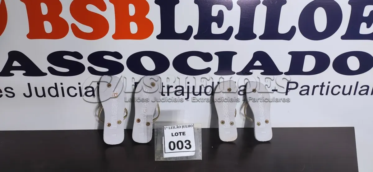 LOTE 003 - 02 PARES DE SANDÁLIAS HAVAIANAS MODELO FEMININO NUMERAÇÕES 33 E 37.  (NO ESTADO) ATENÇÃO! FAZER A VISITAÇÃO ANTES DE ARREMATAR, NÃO SABEMOS SE FUNCIONA. LEILÃO NÃO TEM GARANTIA E NEM DEVOLUÇÃO, SUJEITO A POSSÍVEIS AVARIAS VISÍVEIS/OCULTAS E/OU AUSÊNCIA DE COMPONENTES.