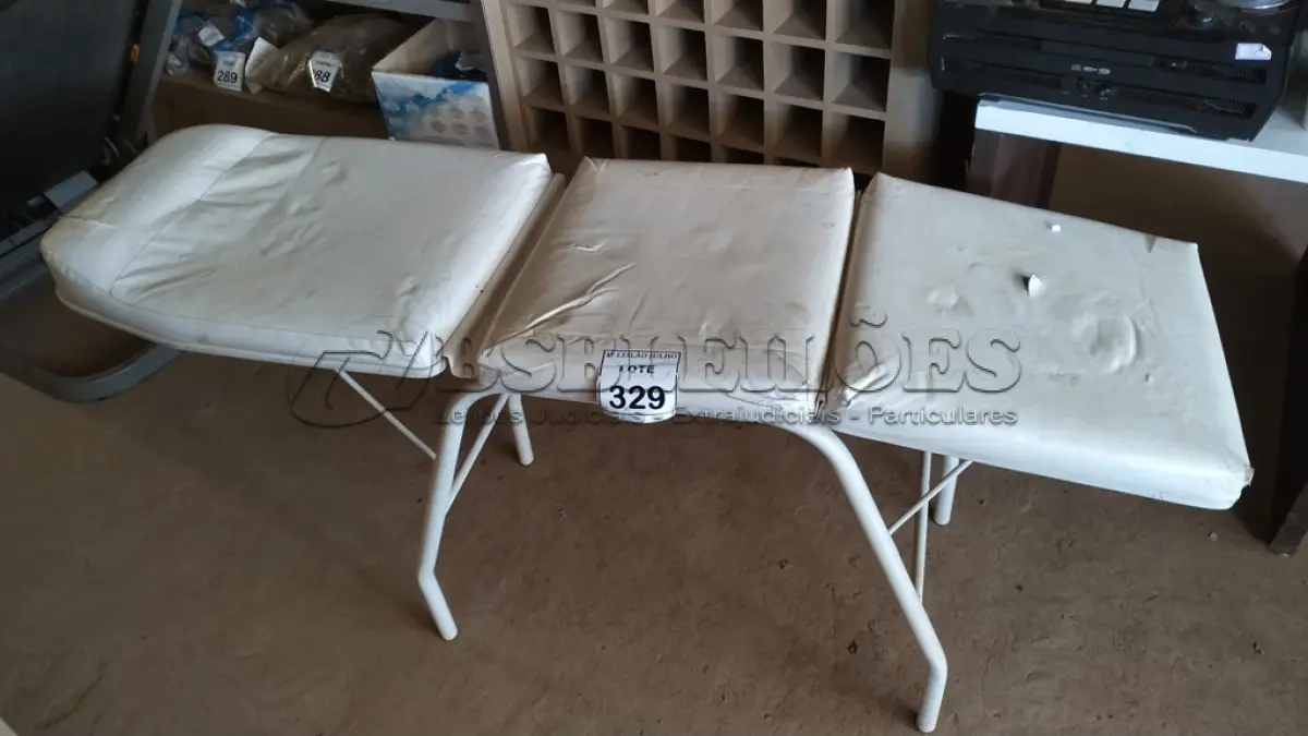 LOTE 329 - 01 MACA DOBRÁVEL NA COR BRANCA. (NO ESTADO) ATENÇÃO! FAZER A VISITAÇÃO ANTES DE ARREMATAR, NÃO SABEMOS SE FUNCIONA. LEILÃO NÃO TEM GARANTIA E NEM DEVOLUÇÃO, SUJEITO A POSSÍVEIS AVARIAS VISÍVEIS/OCULTAS E/OU AUSÊNCIA DE COMPONENTES.