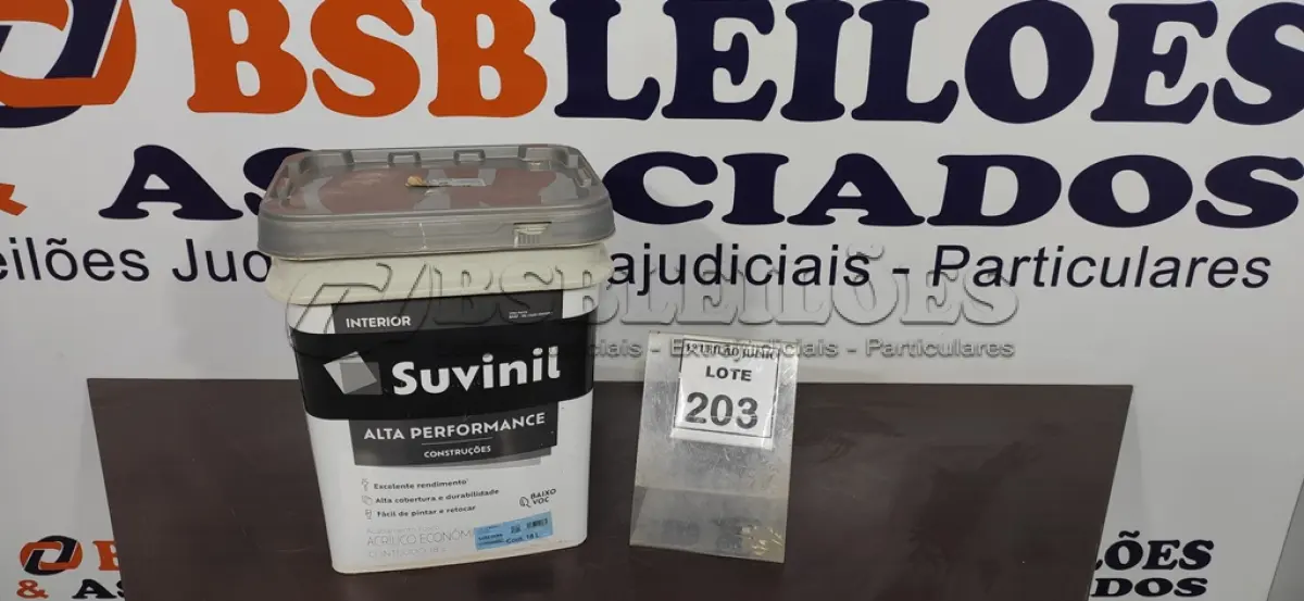 LOTE 203 - 01 BALDE DE TINTA SUVINIL INTERIORES FOSCOS 18L NA COR FOSCO BRANCO, VENCIMENTO 10/2027 (NOVO) (NO ESTADO) ATENÇÃO! FAZER A VISITAÇÃO ANTES DE ARREMATAR, NÃO SABEMOS SE FUNCIONA. LEILÃO NÃO TEM GARANTIA E NEM DEVOLUÇÃO, SUJEITO A POSSÍVEIS AVARIAS VISÍVEIS/OCULTAS E/OU AUSÊNCIA DE COMPONENTES.