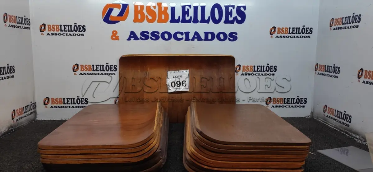 LOTE 096 - 20 MADEIRAS.  (NO ESTADO) ATENÇÃO! FAZER A VISITAÇÃO ANTES DE ARREMATAR, NÃO SABEMOS SE FUNCIONA. LEILÃO NÃO TEM GARANTIA E NEM DEVOLUÇÃO, SUJEITO A POSSÍVEIS AVARIAS VISÍVEIS/OCULTAS E/OU AUSÊNCIA DE COMPONENTES.