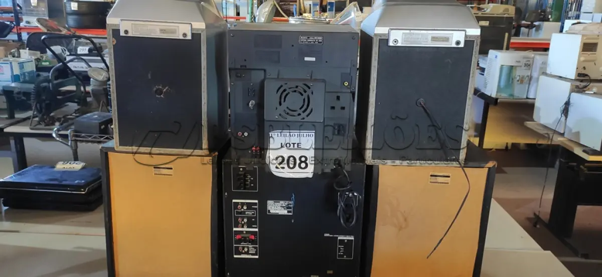 LOTE 208 - 02 APARELHOS DE SOM SENDO 01 MARCA SONY. (NO ESTADO) ATENÇÃO! FAZER A VISITAÇÃO ANTES DE ARREMATAR, NÃO SABEMOS SE FUNCIONA. LEILÃO NÃO TEM GARANTIA E NEM DEVOLUÇÃO, SUJEITO A POSSÍVEIS AVARIAS VISÍVEIS/OCULTAS E/OU AUSÊNCIA DE COMPONENTES.