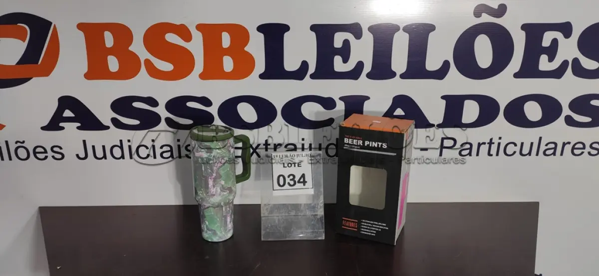 LOTE 034 - 01 COPO TÉRMICO STANLEY DE 1200ML PERSONALIZADO. (NO ESTADO) ATENÇÃO! FAZER A VISITAÇÃO ANTES DE ARREMATAR, NÃO SABEMOS SE FUNCIONA. LEILÃO NÃO TEM GARANTIA E NEM DEVOLUÇÃO, SUJEITO A POSSÍVEIS AVARIAS VISÍVEIS/OCULTAS E/OU AUSÊNCIA DE COMPONENTES.