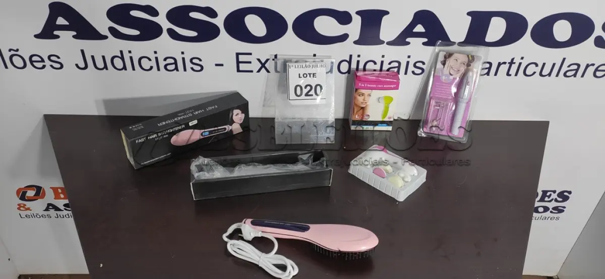 LOTE 020 - 01 ESCOVA ELÉTRICA, 01 MASSAGEADOR E DECORADOR DE UNHAS.  (NO ESTADO) ATENÇÃO! FAZER A VISITAÇÃO ANTES DE ARREMATAR, NÃO SABEMOS SE FUNCIONA. LEILÃO NÃO TEM GARANTIA E NEM DEVOLUÇÃO, SUJEITO A POSSÍVEIS AVARIAS VISÍVEIS/OCULTAS E/OU AUSÊNCIA DE COMPONENTES.