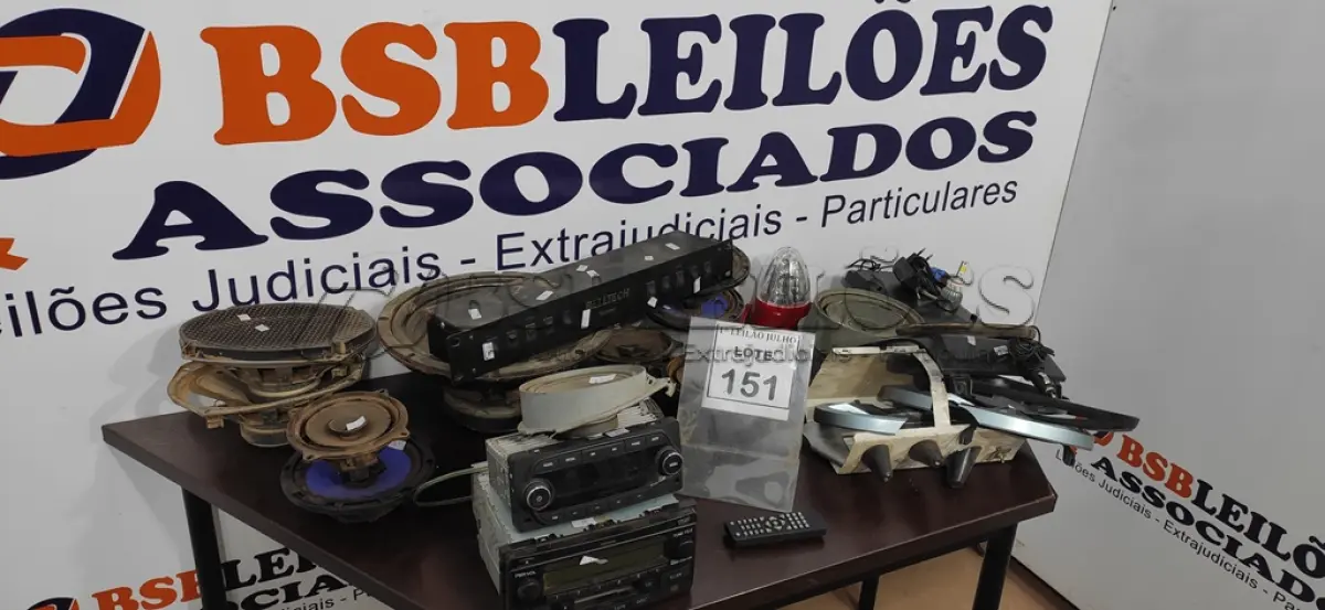 LOTE 151 - 01 LOTE COM GRANDE QUANTIDADE DE SUCATA DE AUTOFALANTE E SOM AUTOMOTIVO. (NO ESTADO) ATENÇÃO! FAZER A VISITAÇÃO ANTES DE ARREMATAR, NÃO SABEMOS SE FUNCIONA. LEILÃO NÃO TEM GARANTIA E NEM DEVOLUÇÃO, SUJEITO A POSSÍVEIS AVARIAS VISÍVEIS/OCULTAS E/OU AUSÊNCIA DE COMPONENTES.