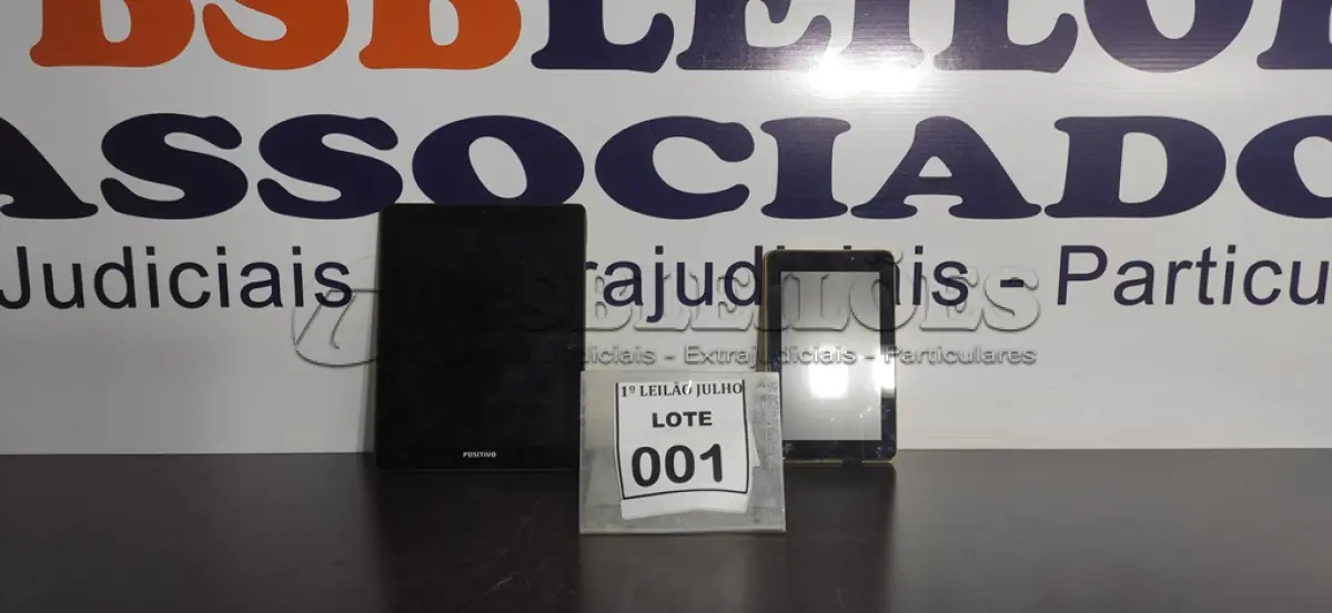 LOTE 001 - 02 TABLETS SENDO 01 MARCA POSITIVO E 01 MARCA CCE. (NO ESTADO) ATENÇÃO! FAZER A VISITAÇÃO ANTES DE ARREMATAR, NÃO SABEMOS SE FUNCIONA. LEILÃO NÃO TEM GARANTIA E NEM DEVOLUÇÃO, SUJEITO A POSSÍVEIS AVARIAS VISÍVEIS/OCULTAS E/OU AUSÊNCIA DE COMPONENTES.