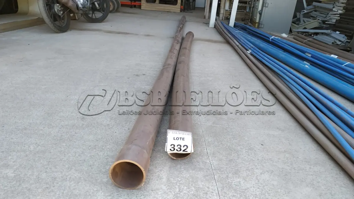 LOTE 332 - 01 BARRA E MEIA TUBO SOLDÁVEL 110MM MARROM. (NO ESTADO) ATENÇÃO! FAZER A VISITAÇÃO ANTES DE ARREMATAR, NÃO SABEMOS SE FUNCIONA. LEILÃO NÃO TEM GARANTIA E NEM DEVOLUÇÃO, SUJEITO A POSSÍVEIS AVARIAS VISÍVEIS/OCULTAS E/OU AUSÊNCIA DE COMPONENTES.