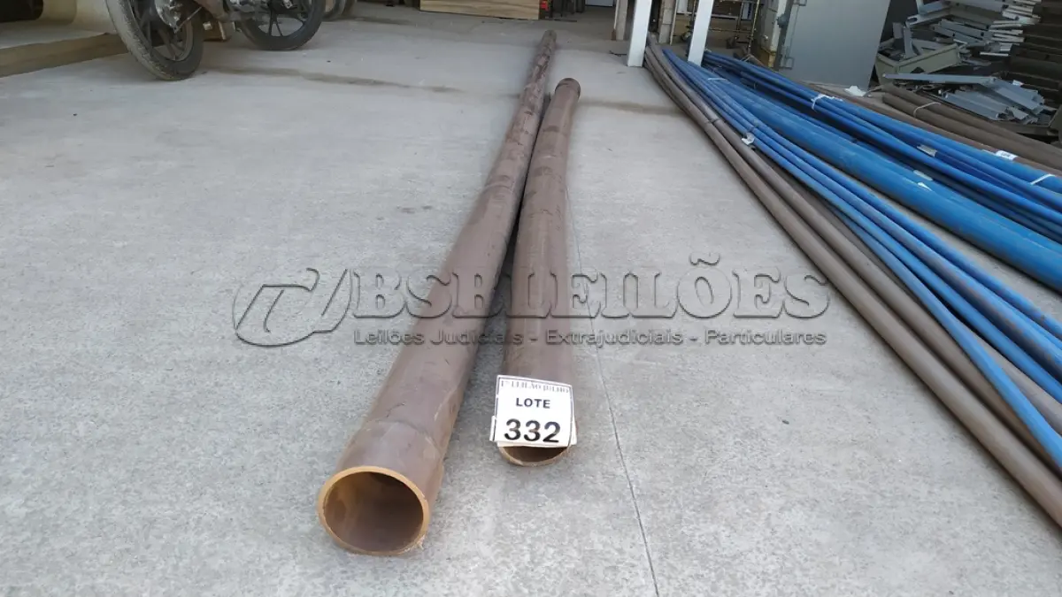 LOTE 332 - 01 BARRA E MEIA TUBO SOLDÁVEL 110MM MARROM. (NO ESTADO) ATENÇÃO! FAZER A VISITAÇÃO ANTES DE ARREMATAR, NÃO SABEMOS SE FUNCIONA. LEILÃO NÃO TEM GARANTIA E NEM DEVOLUÇÃO, SUJEITO A POSSÍVEIS AVARIAS VISÍVEIS/OCULTAS E/OU AUSÊNCIA DE COMPONENTES.