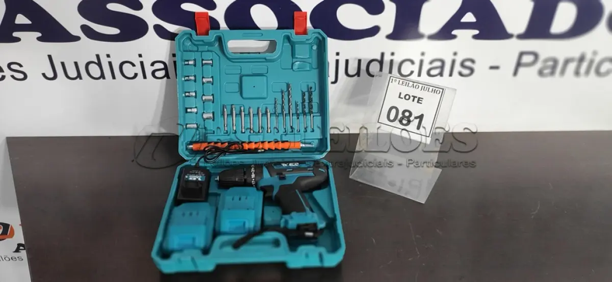 LOTE 081 - 01 PARAFUSADEIRA MARCA YQ 48V. (NO ESTADO) ATENÇÃO! FAZER A VISITAÇÃO ANTES DE ARREMATAR, NÃO SABEMOS SE FUNCIONA. LEILÃO NÃO TEM GARANTIA E NEM DEVOLUÇÃO, SUJEITO A POSSÍVEIS AVARIAS VISÍVEIS/OCULTAS E/OU AUSÊNCIA DE COMPONENTES.