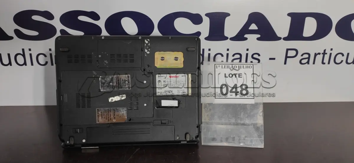 LOTE 048 - 01 NOTEBOOK MARCA VECTOR.  (NO ESTADO) ATENÇÃO! FAZER A VISITAÇÃO ANTES DE ARREMATAR, NÃO SABEMOS SE FUNCIONA. LEILÃO NÃO TEM GARANTIA E NEM DEVOLUÇÃO, SUJEITO A POSSÍVEIS AVARIAS VISÍVEIS/OCULTAS E/OU AUSÊNCIA DE COMPONENTES.