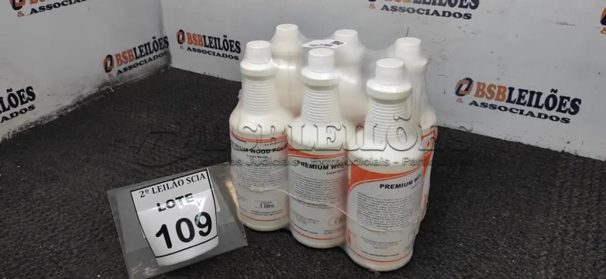 LOTE 109 - 06 LUSTRA MÓVEIS COM 1L CADA. (NO ESTADO) ATENÇÃO! FAZER A VISITAÇÃO ANTES DE ARREMATAR, NÃO SABEMOS SE FUNCIONA. LEILÃO NÃO TEM GARANTIA E NEM DEVOLUÇÃO, SUJEITO A POSSÍVEIS AVARIAS VISÍVEIS/OCULTAS E/OU AUSÊNCIA DE COMPONENTES.