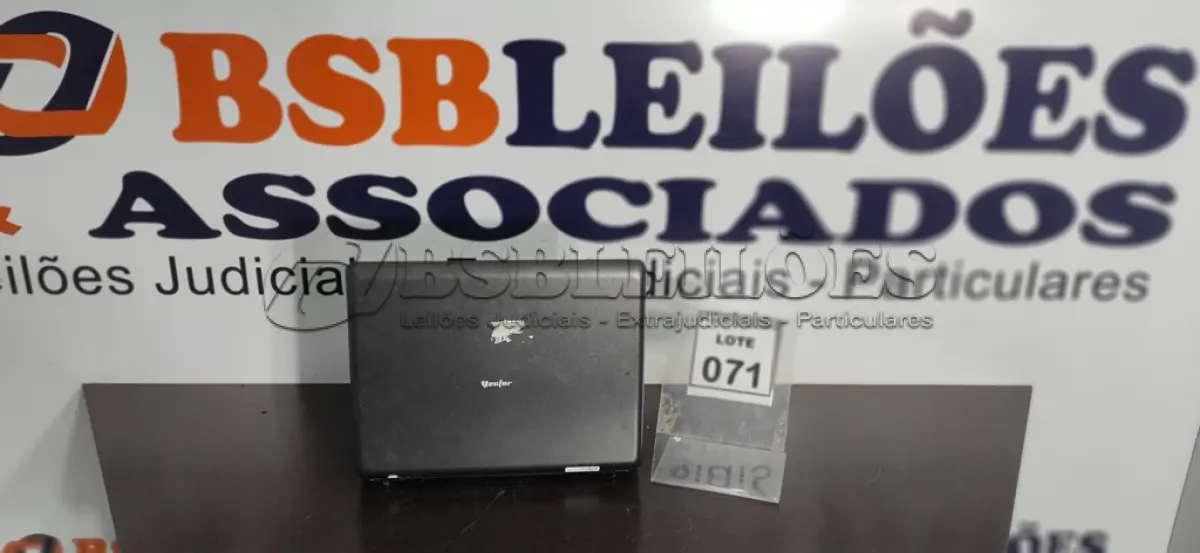 LOTE 071 - 01 NOTEBOOK MARCA VECTOR.  (NO ESTADO) ATENÇÃO! FAZER A VISITAÇÃO ANTES DE ARREMATAR, NÃO SABEMOS SE FUNCIONA. LEILÃO NÃO TEM GARANTIA E NEM DEVOLUÇÃO, SUJEITO A POSSÍVEIS AVARIAS VISÍVEIS/OCULTAS E/OU AUSÊNCIA DE COMPONENTES.