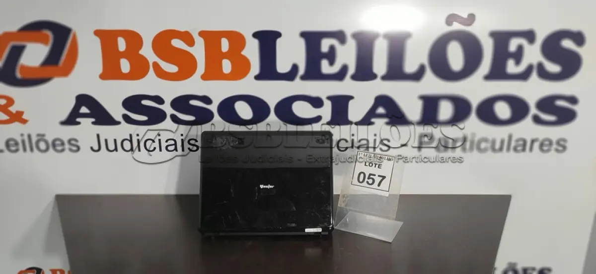 LOTE 057 - 01 NOTEBOOK MARCA VECTOR.  (NO ESTADO) ATENÇÃO! FAZER A VISITAÇÃO ANTES DE ARREMATAR, NÃO SABEMOS SE FUNCIONA. LEILÃO NÃO TEM GARANTIA E NEM DEVOLUÇÃO, SUJEITO A POSSÍVEIS AVARIAS VISÍVEIS/OCULTAS E/OU AUSÊNCIA DE COMPONENTES.