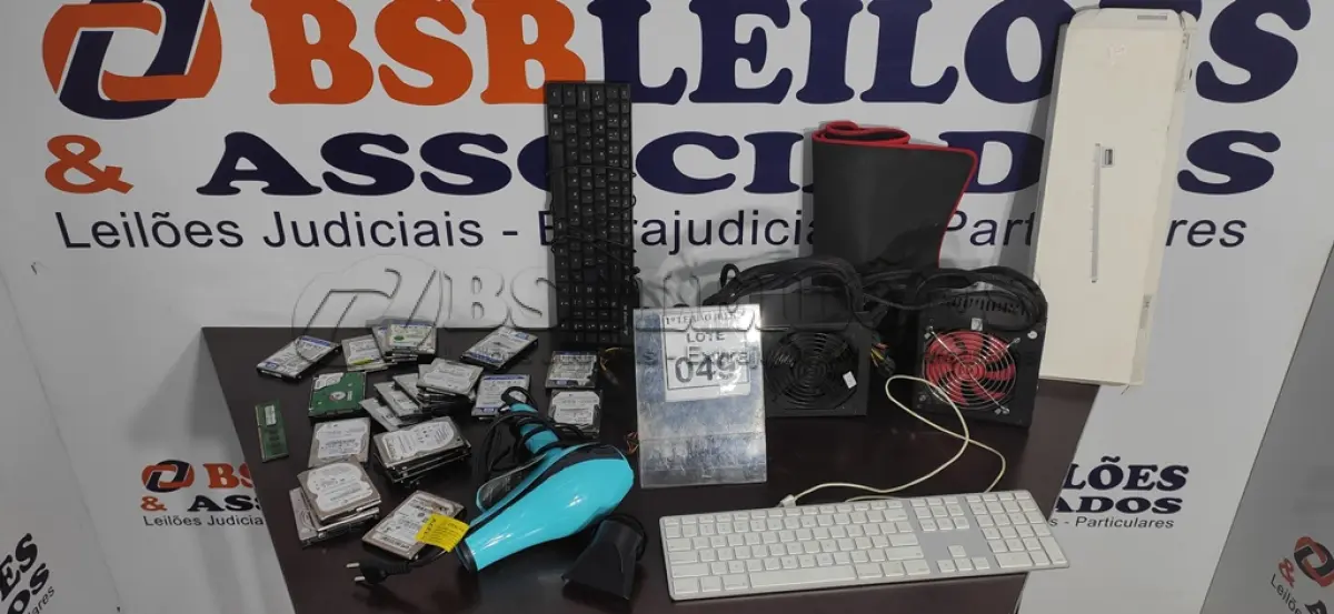 LOTE 049 - 02 FONTES PARA PC E PERIFÉRICOS DIVERSOS.  (NO ESTADO) ATENÇÃO! FAZER A VISITAÇÃO ANTES DE ARREMATAR, NÃO SABEMOS SE FUNCIONA. LEILÃO NÃO TEM GARANTIA E NEM DEVOLUÇÃO, SUJEITO A POSSÍVEIS AVARIAS VISÍVEIS/OCULTAS E/OU AUSÊNCIA DE COMPONENTES.