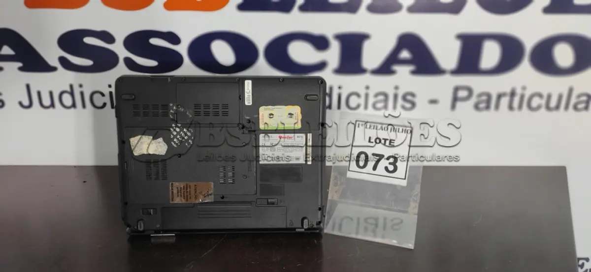 LOTE 073 - 01 NOTEBOOK MARCA VECTOR.  (NO ESTADO) ATENÇÃO! FAZER A VISITAÇÃO ANTES DE ARREMATAR, NÃO SABEMOS SE FUNCIONA. LEILÃO NÃO TEM GARANTIA E NEM DEVOLUÇÃO, SUJEITO A POSSÍVEIS AVARIAS VISÍVEIS/OCULTAS E/OU AUSÊNCIA DE COMPONENTES.