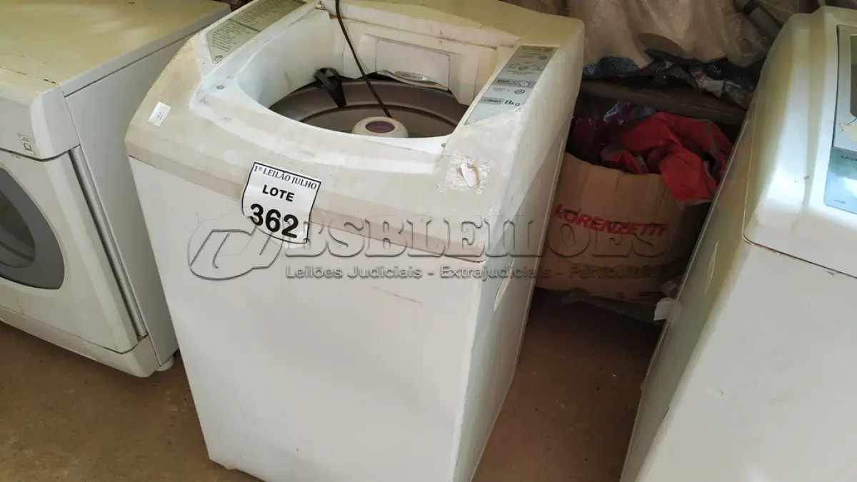 LOTE 362 - 01 MÁQUINA DE LAVAR 8KG MARCA CLEAN SEM MARCA E VOLTAGEM APARENTE COM AVARIAS. (NO ESTADO) ATENÇÃO! FAZER A VISITAÇÃO ANTES DE ARREMATAR, NÃO SABEMOS SE FUNCIONA. LEILÃO NÃO TEM GARANTIA E NEM DEVOLUÇÃO, SUJEITO A POSSÍVEIS AVARIAS VISÍVEIS/OCULTAS E/OU AUSÊNCIA DE COMPONENTES.