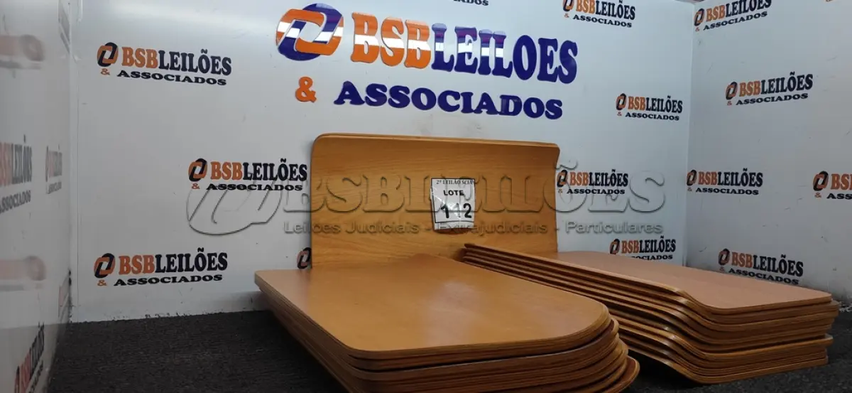 LOTE 112 - 20 MADEIRAS.  (NO ESTADO) ATENÇÃO! FAZER A VISITAÇÃO ANTES DE ARREMATAR, NÃO SABEMOS SE FUNCIONA. LEILÃO NÃO TEM GARANTIA E NEM DEVOLUÇÃO, SUJEITO A POSSÍVEIS AVARIAS VISÍVEIS/OCULTAS E/OU AUSÊNCIA DE COMPONENTES.