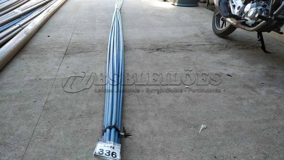 LOTE 336 - 12 TUBOS DE PVC 20MM IRRIGAÇÃO. (NO ESTADO) ATENÇÃO! FAZER A VISITAÇÃO ANTES DE ARREMATAR, NÃO SABEMOS SE FUNCIONA. LEILÃO NÃO TEM GARANTIA E NEM DEVOLUÇÃO, SUJEITO A POSSÍVEIS AVARIAS VISÍVEIS/OCULTAS E/OU AUSÊNCIA DE COMPONENTES.