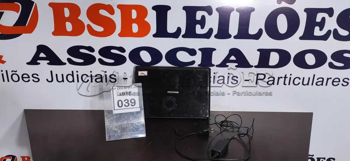 LOTE 039 - 01 NOTEBOOK MARCA POSITIVO COM CARREGADOR. (NO ESTADO) ATENÇÃO! FAZER A VISITAÇÃO ANTES DE ARREMATAR, NÃO SABEMOS SE FUNCIONA. LEILÃO NÃO TEM GARANTIA E NEM DEVOLUÇÃO, SUJEITO A POSSÍVEIS AVARIAS VISÍVEIS/OCULTAS E/OU AUSÊNCIA DE COMPONENTES.