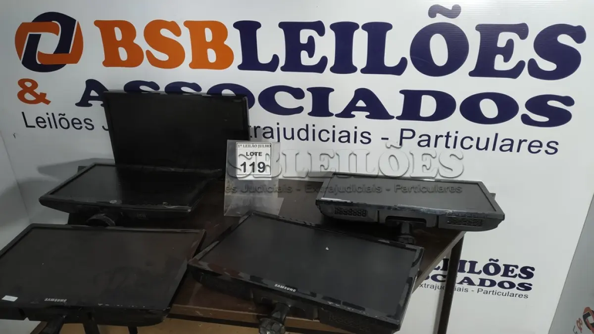 LOTE 119 - 05 MONITORES TV LCD. (NO ESTADO) ATENÇÃO! FAZER A VISITAÇÃO ANTES DE ARREMATAR, NÃO SABEMOS SE FUNCIONA. LEILÃO NÃO TEM GARANTIA E NEM DEVOLUÇÃO, SUJEITO A POSSÍVEIS AVARIAS VISÍVEIS/OCULTAS E/OU AUSÊNCIA DE COMPONENTES.