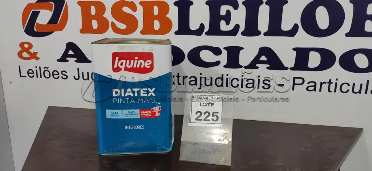 LOTE 225 - 01 LATA DE TINTA PARA INTERIORES IQUINE DIATEX BASE P ACRÍLICO FOSCO 18 L. (NOVO) (NO ESTADO) ATENÇÃO! FAZER A VISITAÇÃO ANTES DE ARREMATAR, NÃO SABEMOS SE FUNCIONA. LEILÃO NÃO TEM GARANTIA E NEM DEVOLUÇÃO, SUJEITO A POSSÍVEIS AVARIAS VISÍVEIS/OCULTAS E/OU AUSÊNCIA DE COMPONENTES.