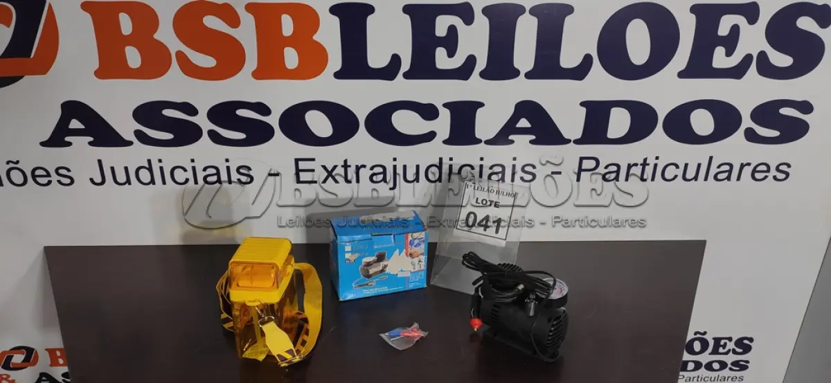 LOTE 041 - 01 COMPRESSOR DE AR PORTÁTIL VEICULAR E 01 GARRAFA D’AGUA 850ML. (NO ESTADO) ATENÇÃO! FAZER A VISITAÇÃO ANTES DE ARREMATAR, NÃO SABEMOS SE FUNCIONA. LEILÃO NÃO TEM GARANTIA E NEM DEVOLUÇÃO, SUJEITO A POSSÍVEIS AVARIAS VISÍVEIS/OCULTAS E/OU AUSÊNCIA DE COMPONENTES.