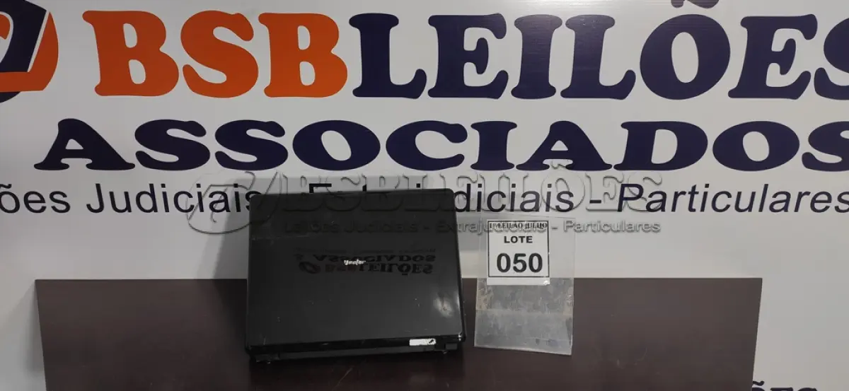 LOTE 050 - 01 NOTEBOOK MARCA VECTOR.  (NO ESTADO) ATENÇÃO! FAZER A VISITAÇÃO ANTES DE ARREMATAR, NÃO SABEMOS SE FUNCIONA. LEILÃO NÃO TEM GARANTIA E NEM DEVOLUÇÃO, SUJEITO A POSSÍVEIS AVARIAS VISÍVEIS/OCULTAS E/OU AUSÊNCIA DE COMPONENTES.