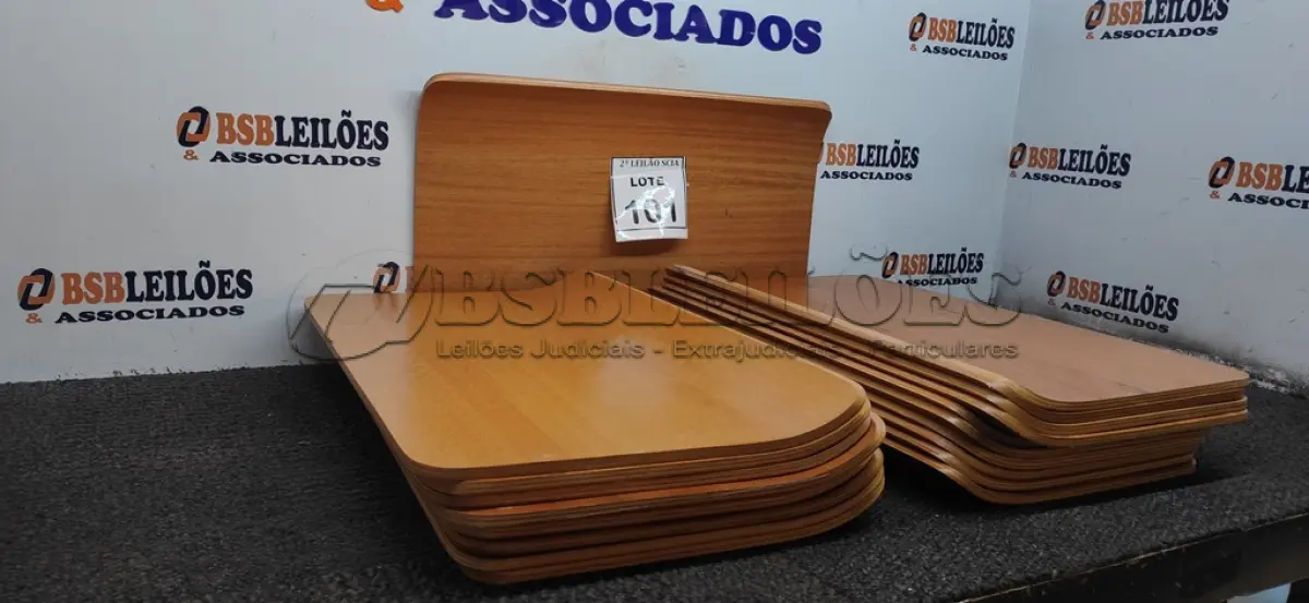 LOTE 101 - 20 MADEIRAS.  (NO ESTADO) ATENÇÃO! FAZER A VISITAÇÃO ANTES DE ARREMATAR, NÃO SABEMOS SE FUNCIONA. LEILÃO NÃO TEM GARANTIA E NEM DEVOLUÇÃO, SUJEITO A POSSÍVEIS AVARIAS VISÍVEIS/OCULTAS E/OU AUSÊNCIA DE COMPONENTES.