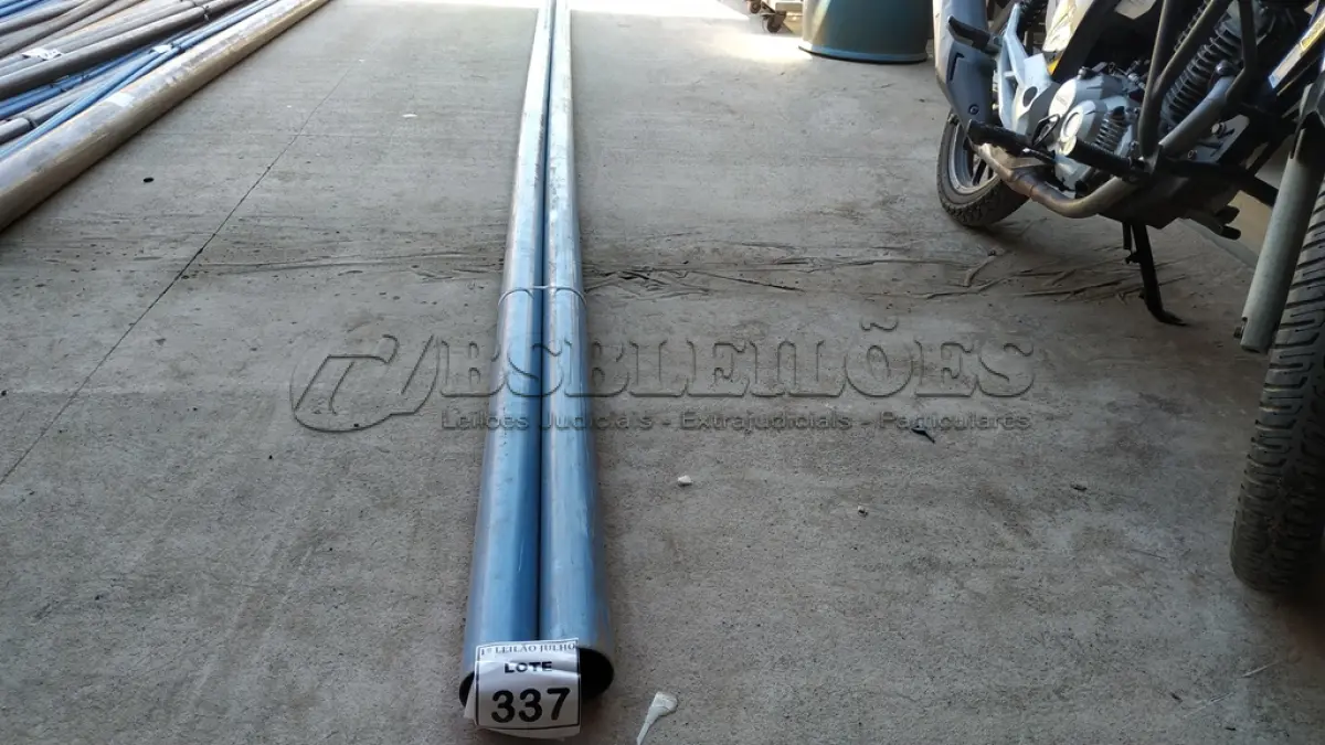 LOTE 337 - 02 TUBOS DE PVC 75MM IRRIGAÇÃO. (NO ESTADO) ATENÇÃO! FAZER A VISITAÇÃO ANTES DE ARREMATAR, NÃO SABEMOS SE FUNCIONA. LEILÃO NÃO TEM GARANTIA E NEM DEVOLUÇÃO, SUJEITO A POSSÍVEIS AVARIAS VISÍVEIS/OCULTAS E/OU AUSÊNCIA DE COMPONENTES.