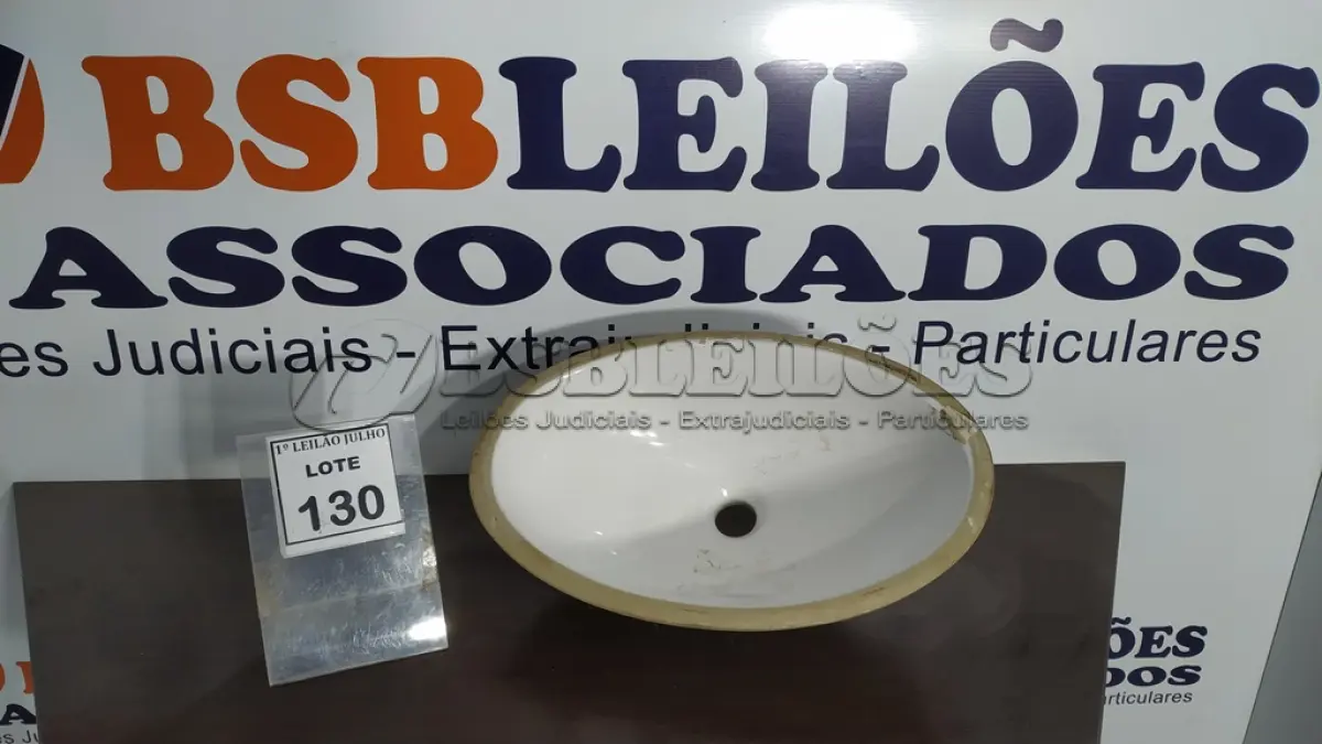 LOTE 130 - 01 CUBA PARA PIA DE BANHEIRO NA COR BRANCA (NOVO). (NO ESTADO) ATENÇÃO! FAZER A VISITAÇÃO ANTES DE ARREMATAR, NÃO SABEMOS SE FUNCIONA. LEILÃO NÃO TEM GARANTIA E NEM DEVOLUÇÃO, SUJEITO A POSSÍVEIS AVARIAS VISÍVEIS/OCULTAS E/OU AUSÊNCIA DE COMPONENTES.