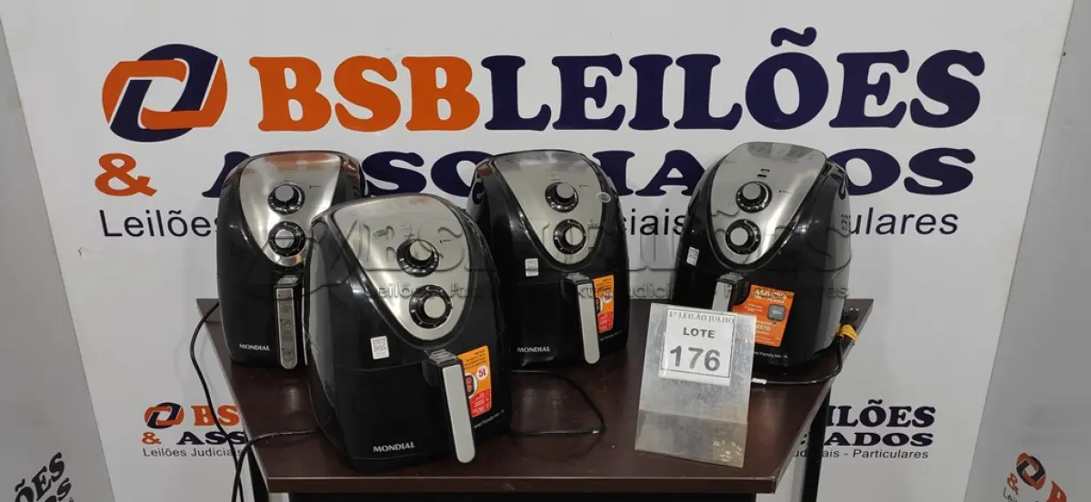 LOTE 176 - 04 FRITADEIRAS DE AR MARCA MONDIAL 110V. (NO ESTADO) ATENÇÃO! FAZER A VISITAÇÃO ANTES DE ARREMATAR, NÃO SABEMOS SE FUNCIONA. LEILÃO NÃO TEM GARANTIA E NEM DEVOLUÇÃO, SUJEITO A POSSÍVEIS AVARIAS VISÍVEIS/OCULTAS E/OU AUSÊNCIA DE COMPONENTES.