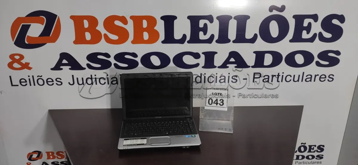 LOTE 043 - 01 NOTEBOOK MARCA COMPAQ. (NO ESTADO) ATENÇÃO! FAZER A VISITAÇÃO ANTES DE ARREMATAR, NÃO SABEMOS SE FUNCIONA. LEILÃO NÃO TEM GARANTIA E NEM DEVOLUÇÃO, SUJEITO A POSSÍVEIS AVARIAS VISÍVEIS/OCULTAS E/OU AUSÊNCIA DE COMPONENTES.